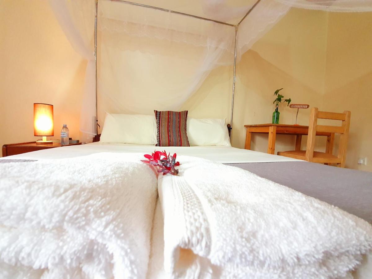 Annas Bed And Breakfast Entebbe Buitenkant foto