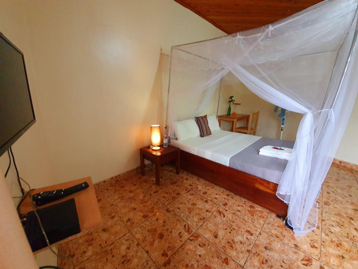 Annas Bed And Breakfast Entebbe Buitenkant foto