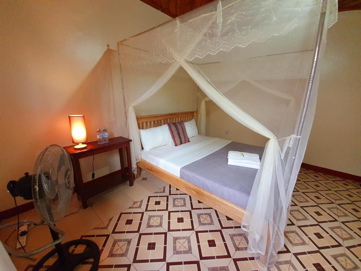 Annas Bed And Breakfast Entebbe Buitenkant foto