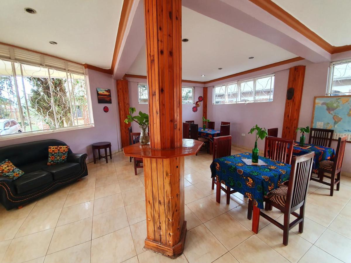 Annas Bed And Breakfast Entebbe Buitenkant foto