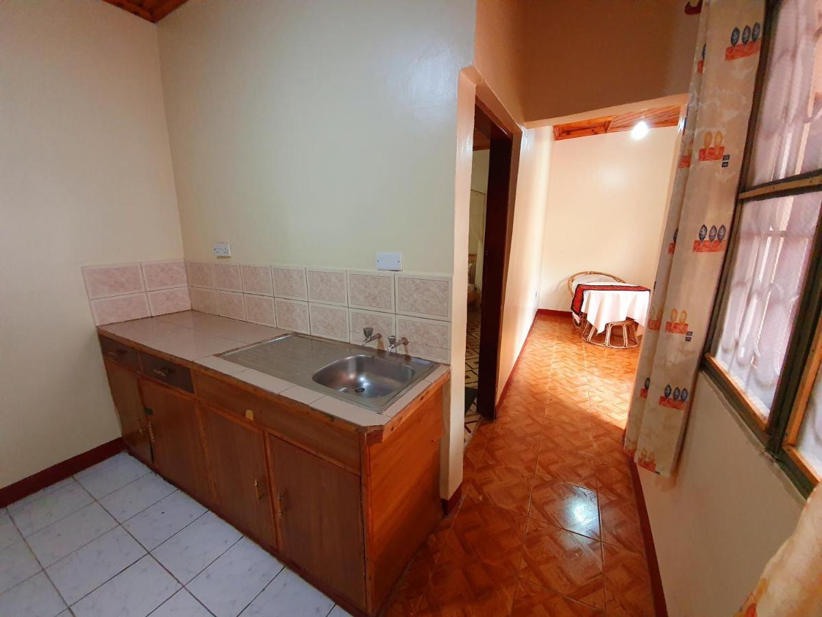 Annas Bed And Breakfast Entebbe Buitenkant foto